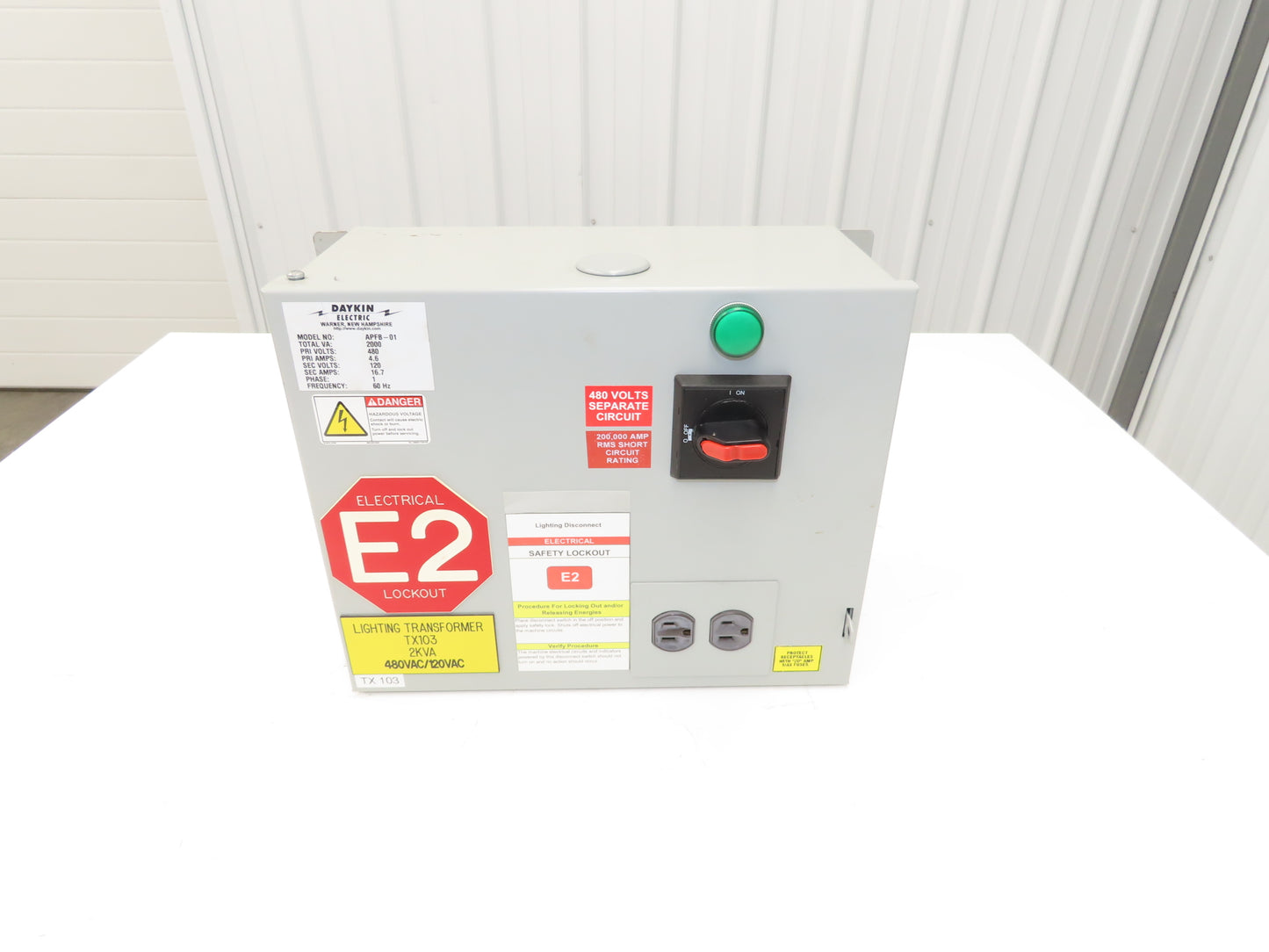 Daykin APFB-01 Stepdown Transformer Disconnect 2kva 1Ph HV 480V LV 120V