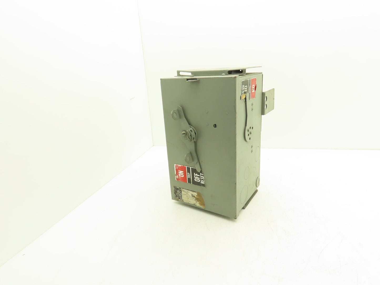 Siemens FVK34EB Busway Fusible Disconnect Switch Bus Plug 15A Breaker 600VAC 3PH