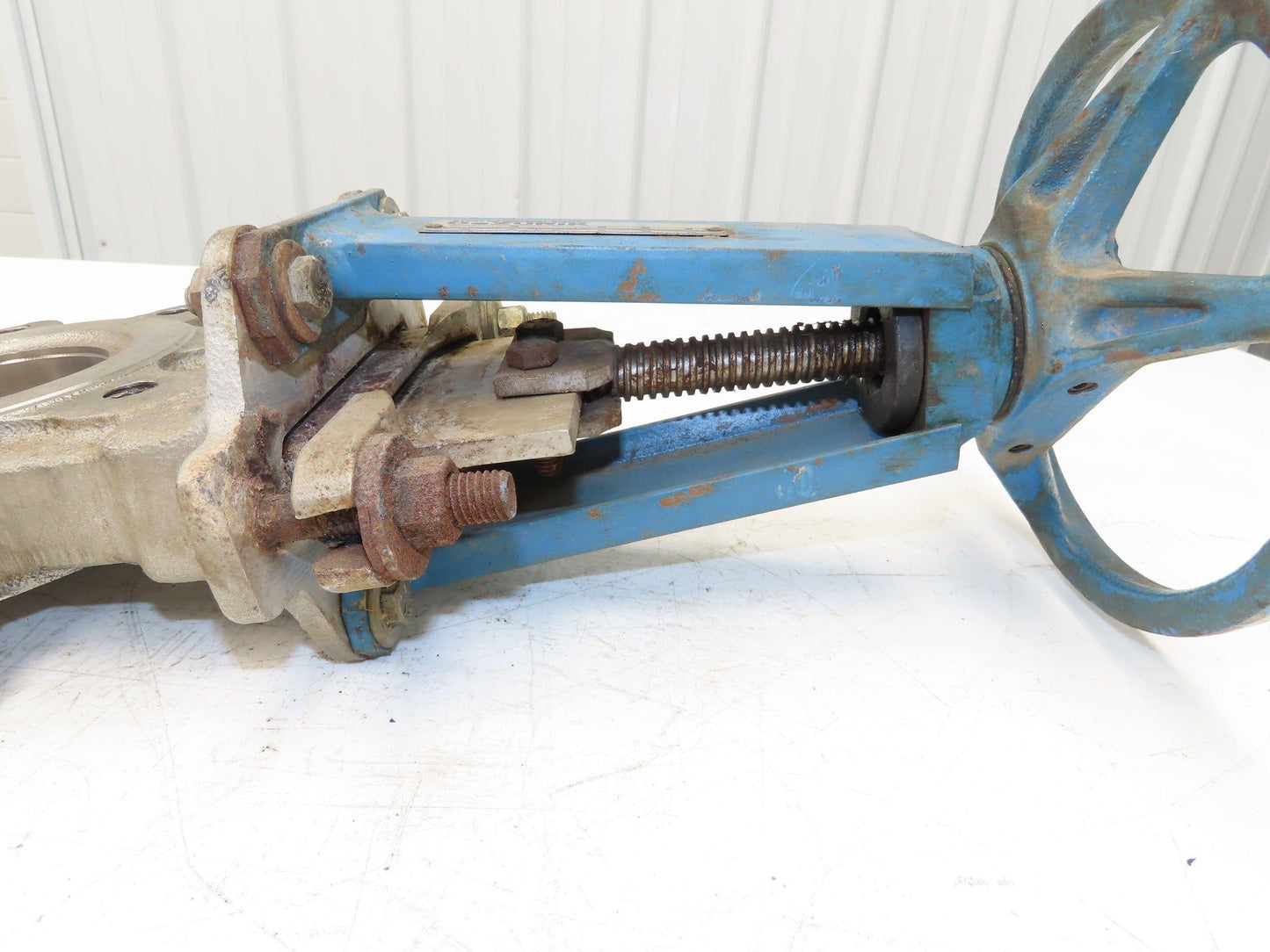 DeZurik 827 4" Stainless Lug Knife Gate Valve Rising Stem Metal Seat 316SS