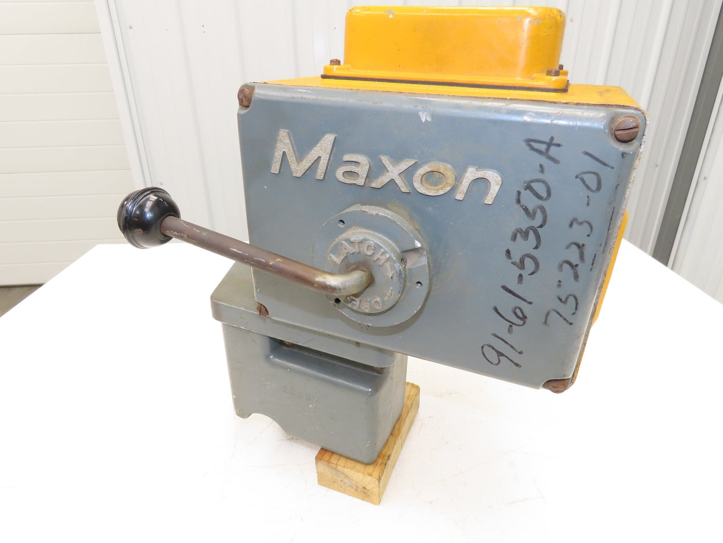 Maxon 1" 760 2 Gas Shut-Off Valve 1"NPT 600psi 120V