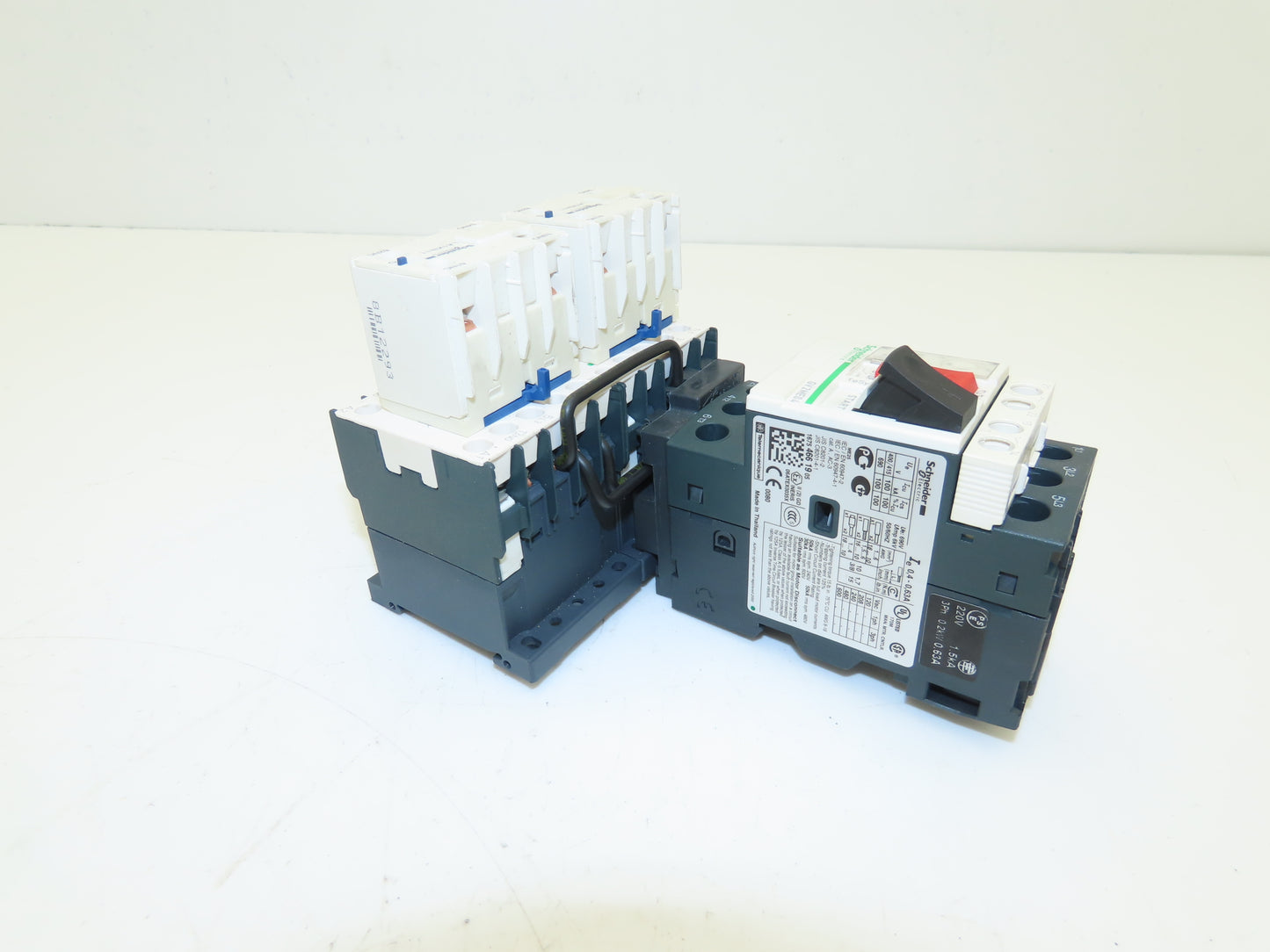 Schneider Electric LP5K0610BW3 Reversing Contactor 600V 3Ph 0.4-0.63A Coil 24VDC