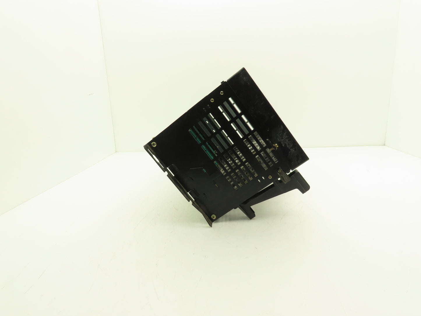 Telemecanique TSXRKN8 Chassis Rack 8-Slot