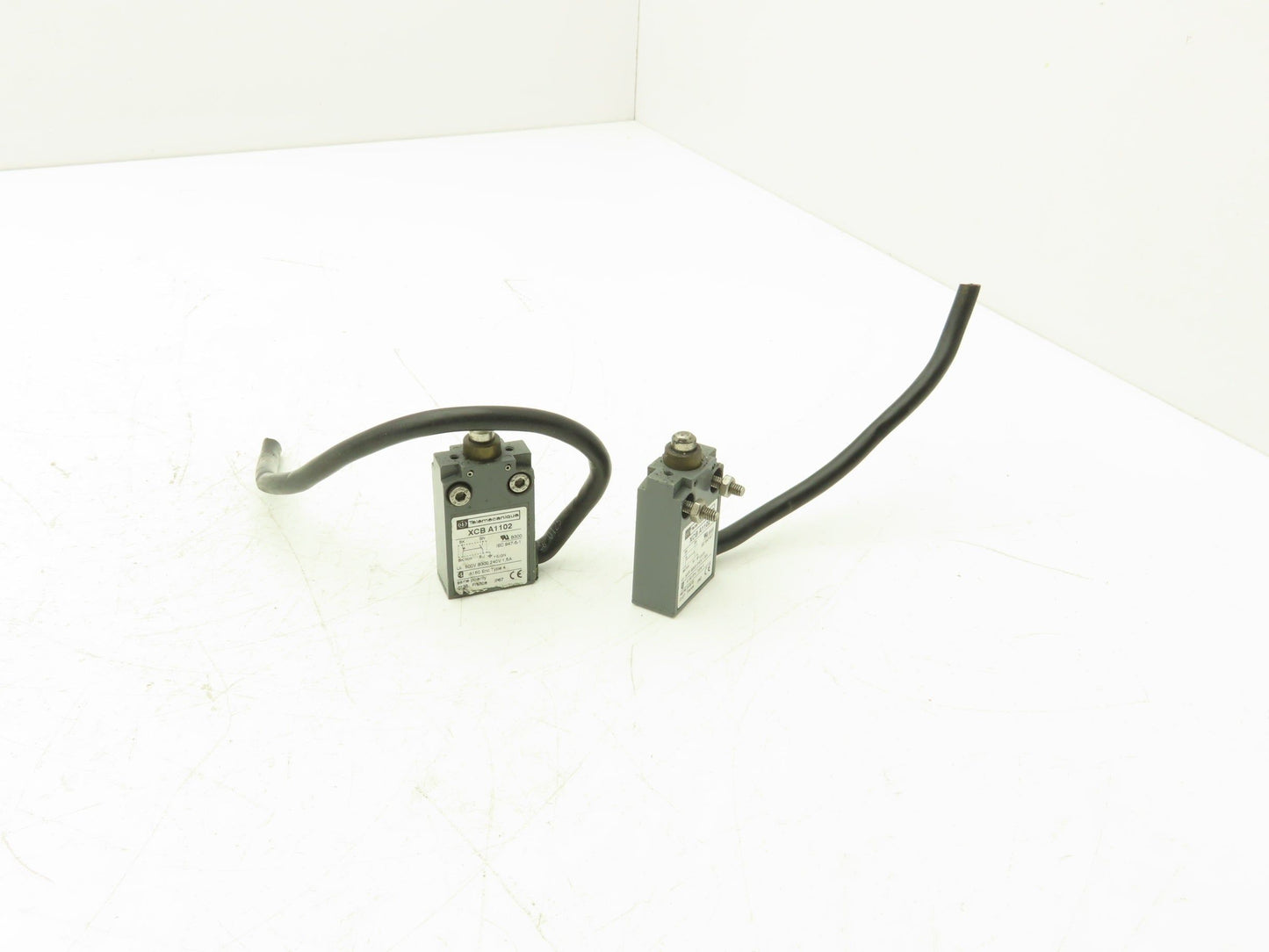 Telemecanique XCB A1102 Plunger Limit Switch 1.5A Lot of 2