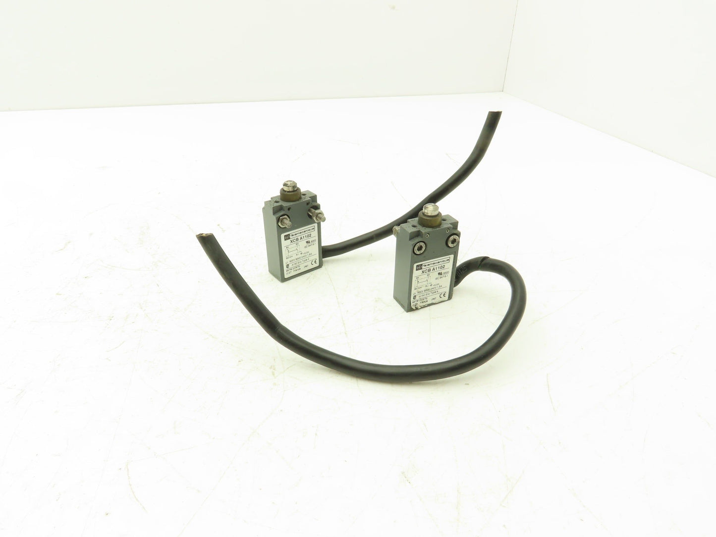 Telemecanique XCB A1102 Plunger Limit Switch 1.5A Lot of 2