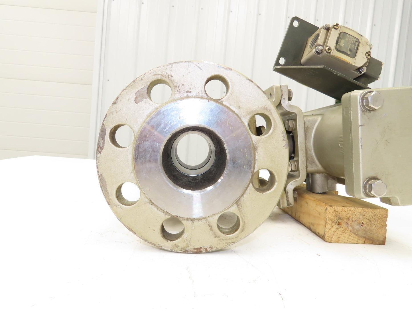 NDV Nippon E100N DN50 2" Flanged 2-Way Ball Valve & Pneumatic Actuator EPN1105N