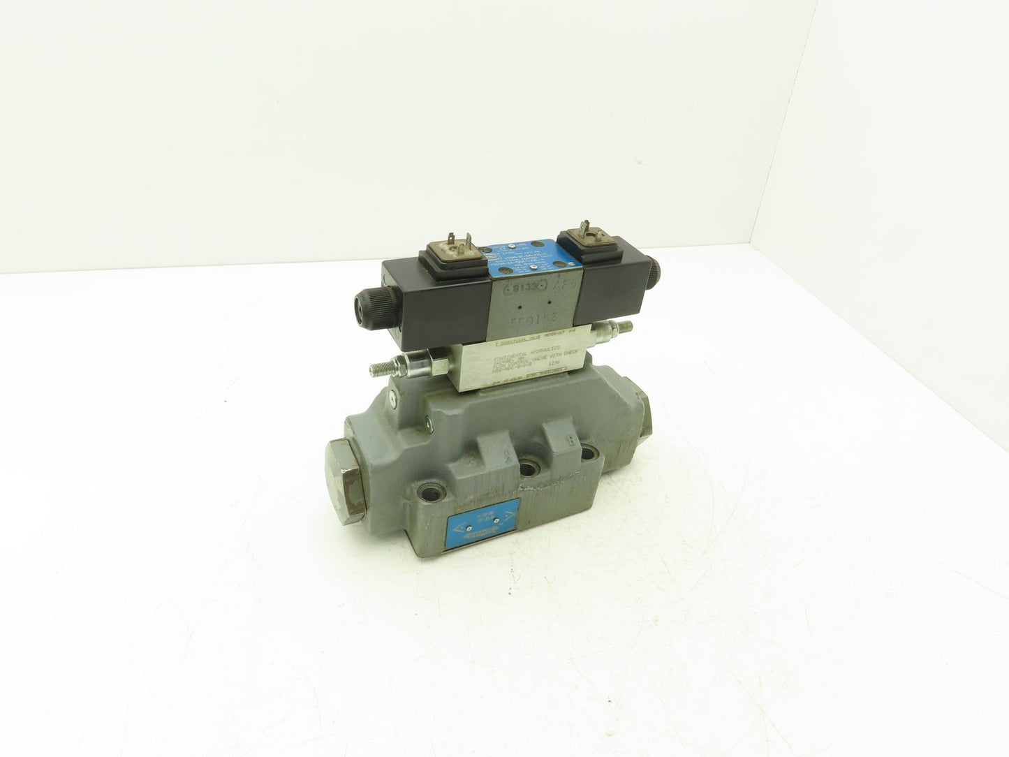 Continental VS5M-3F-GR-42L-K Directional Solenoid Valve 24V VS50M-3A-GKK2-42L-A