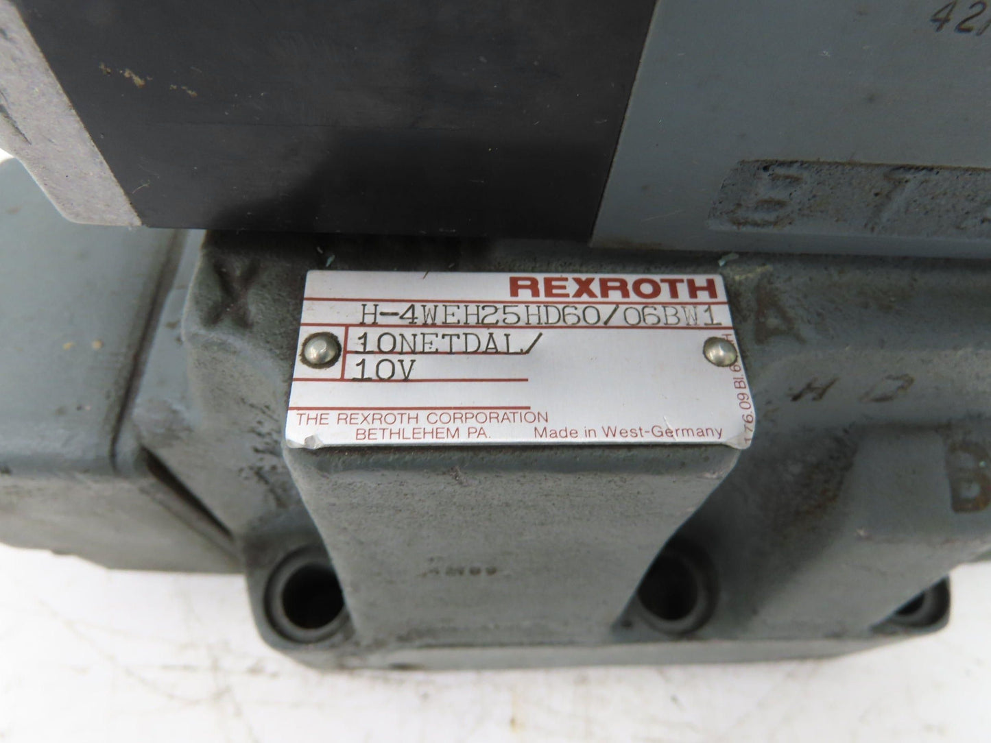 Rexroth H-4WEH25HD60/06BW110NETDAL Hydraulic Directional Solenoid Valve 110V