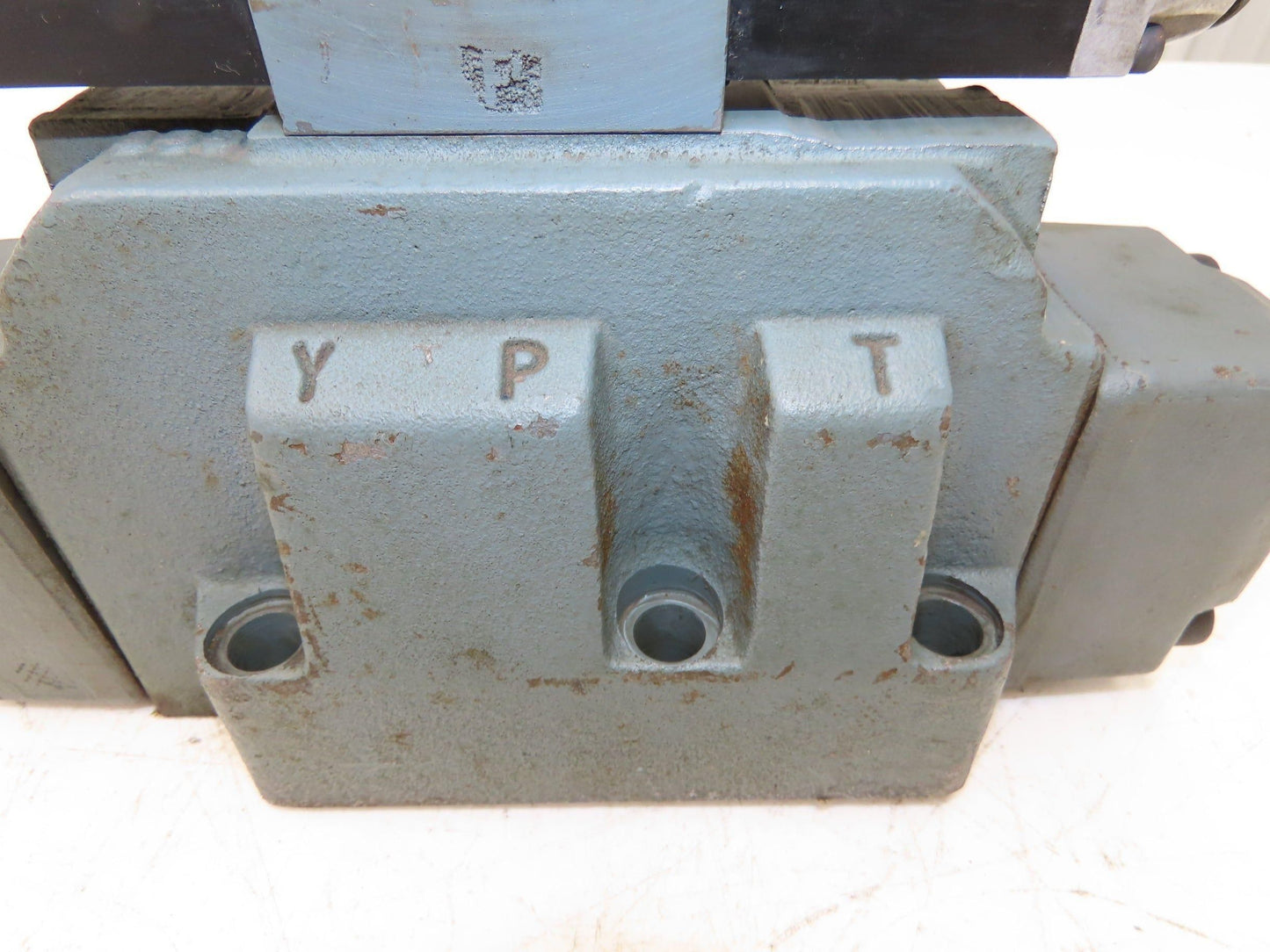 Rexroth 4WE6D52/AW12060NDALV Hydraulic Directional Solenoid Valve Assy 110V