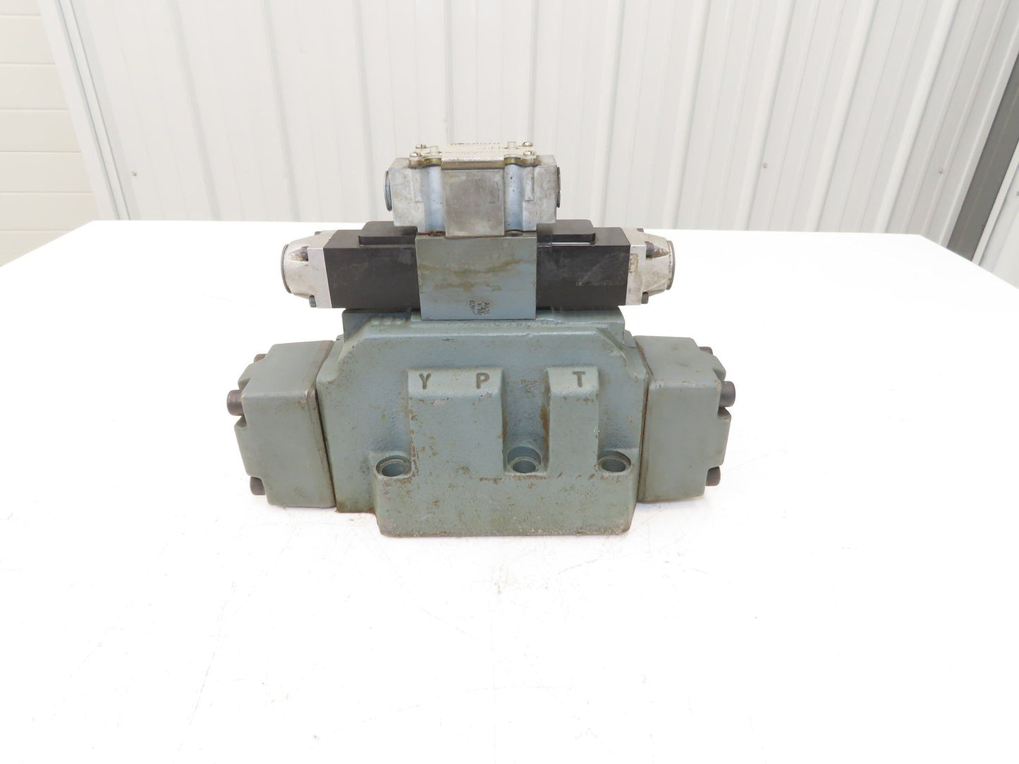 Rexroth 4WE6D52/AW12060NDALV Hydraulic Directional Solenoid Valve Assy 110V