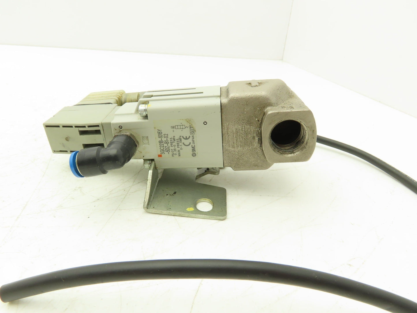 SMC SGC221B-1015Y-5DZ-B1-X2 Coolant Valve 3/8" NPT