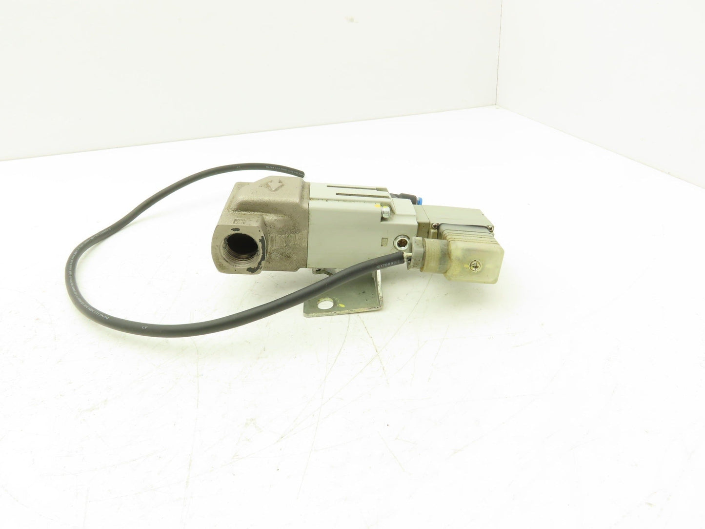 SMC SGC221B-1015Y-5DZ-B1-X2 Coolant Valve 3/8" NPT