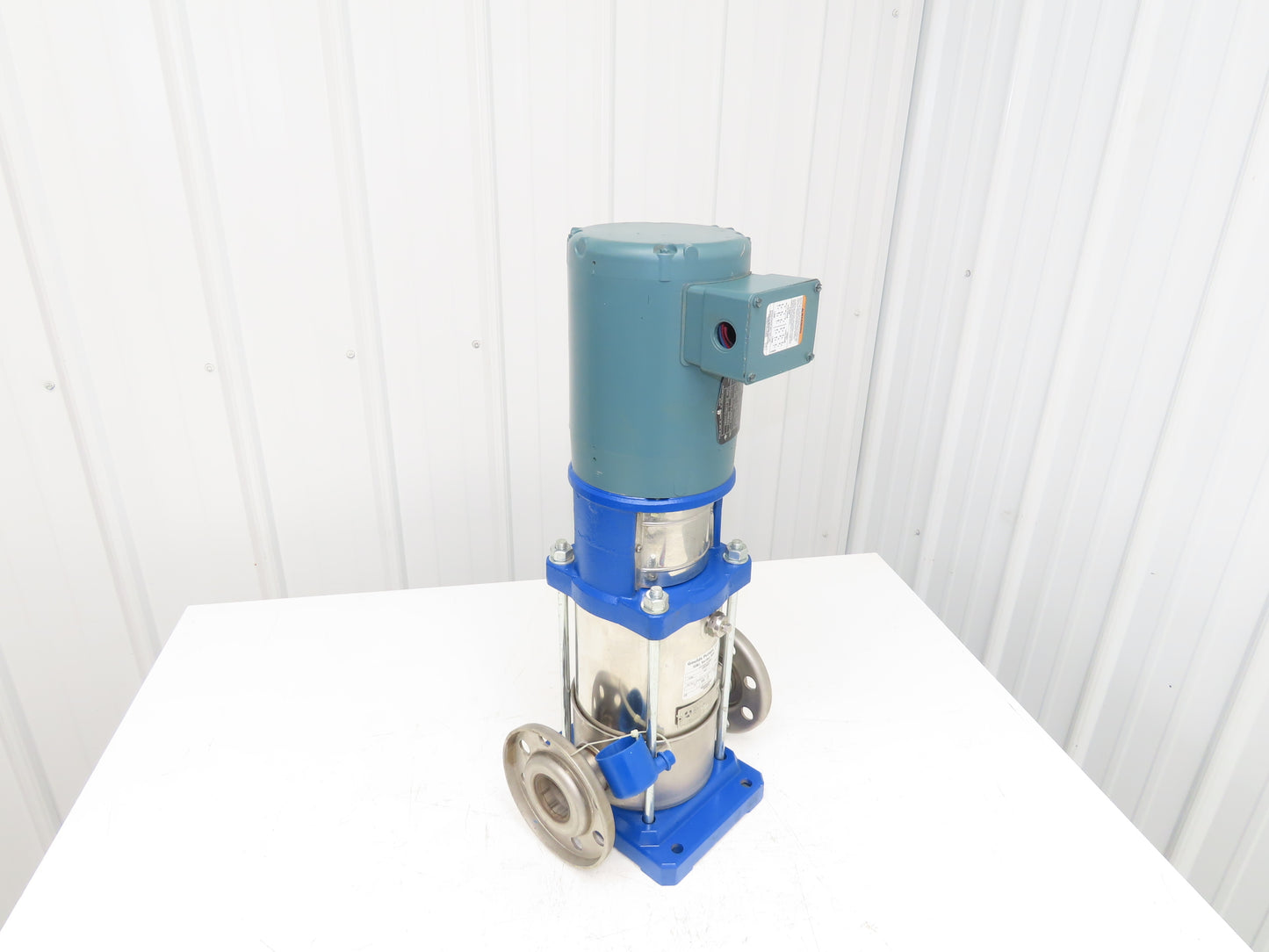 Goulds 4SVBK3 Inline Vertical Centrifugal Pump 2" Flanged 304SS 3/4Hp 230/460V