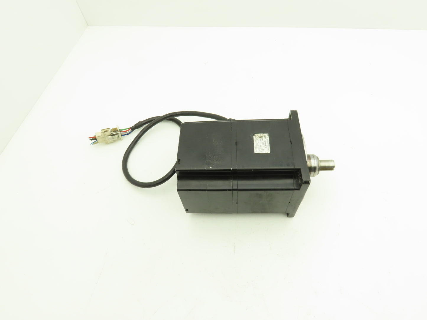 Yaskawa SGMP-15AWYR12 AC Servo Motor 1500W 4.77Nm 3000 RPM Encoder **READ**