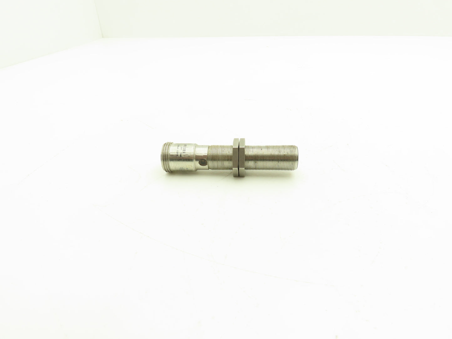 Cutler Hammer E57MAL18AT13B1 Proximity Sensor 18mm Dia 20-135V AC/DC 5mm Range