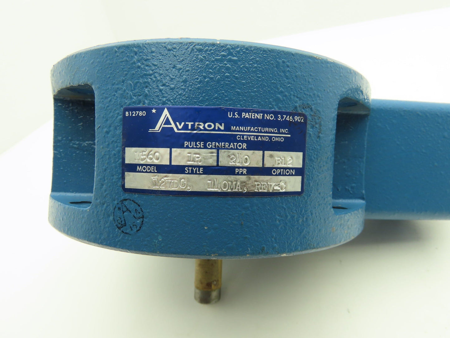 Avtron M560 Style 1R Pulse Generator Tachometer Rotary Encoder 12VDC 240 PPR 56C