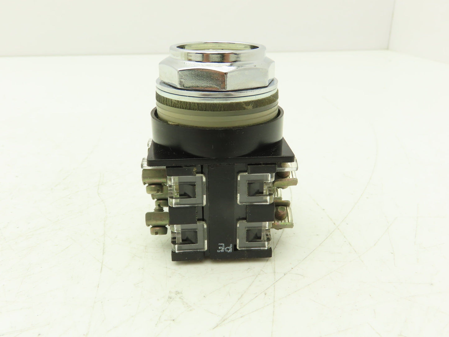 General Electric CR104PBG92A1 Pushbutton Switch Momentary 30mm