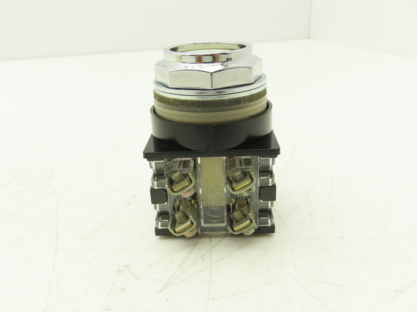 General Electric CR104PBG92A1 Pushbutton Switch Momentary 30mm