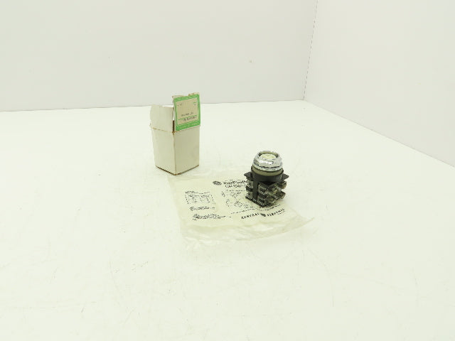 General Electric CR104PBG92A1 Pushbutton Switch Momentary 30mm