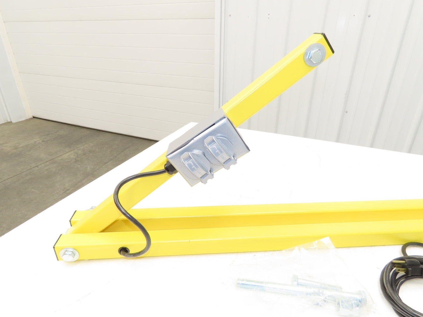 TPI Industrial LDA-60 Heavy Duty Loading Dock Light/Fan Mounting Arm Assy 60"