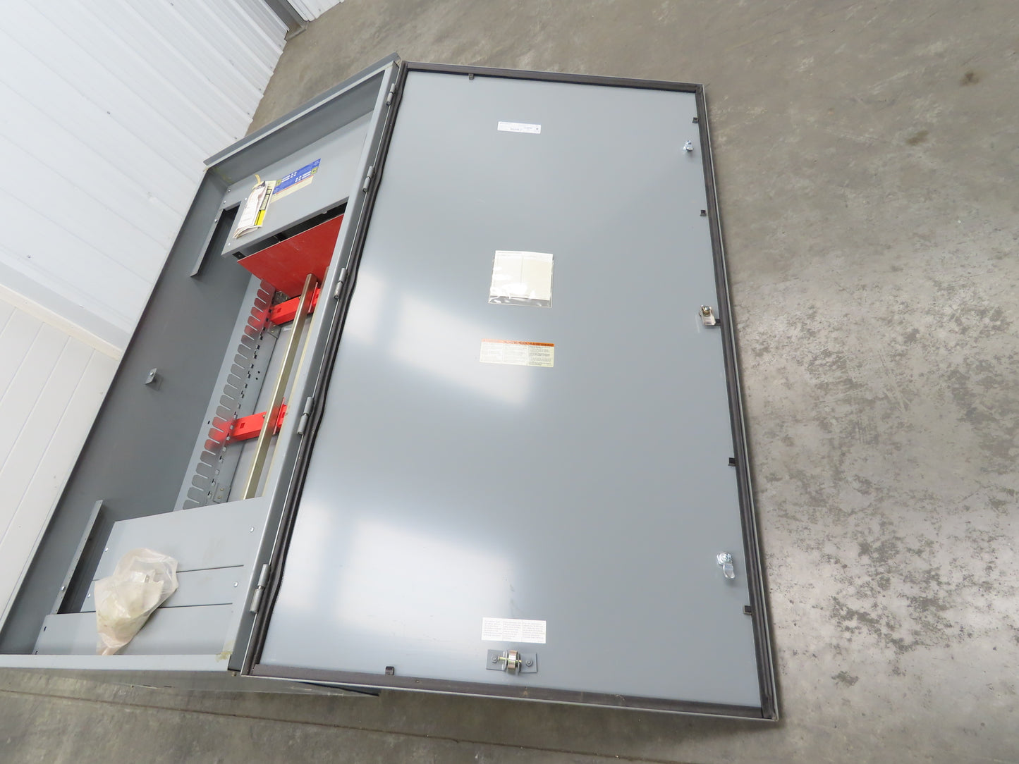 Square D QMB356645WP QMB Panelboard 200A 250VDC Load Center 3R Rainproof