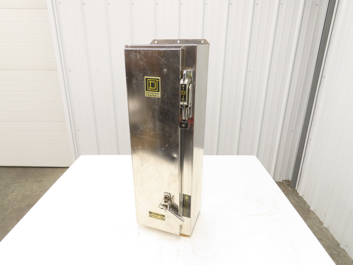 Square D W999FA235-G23 Combination Motor Starter 60A Disc 600V W/Transformer