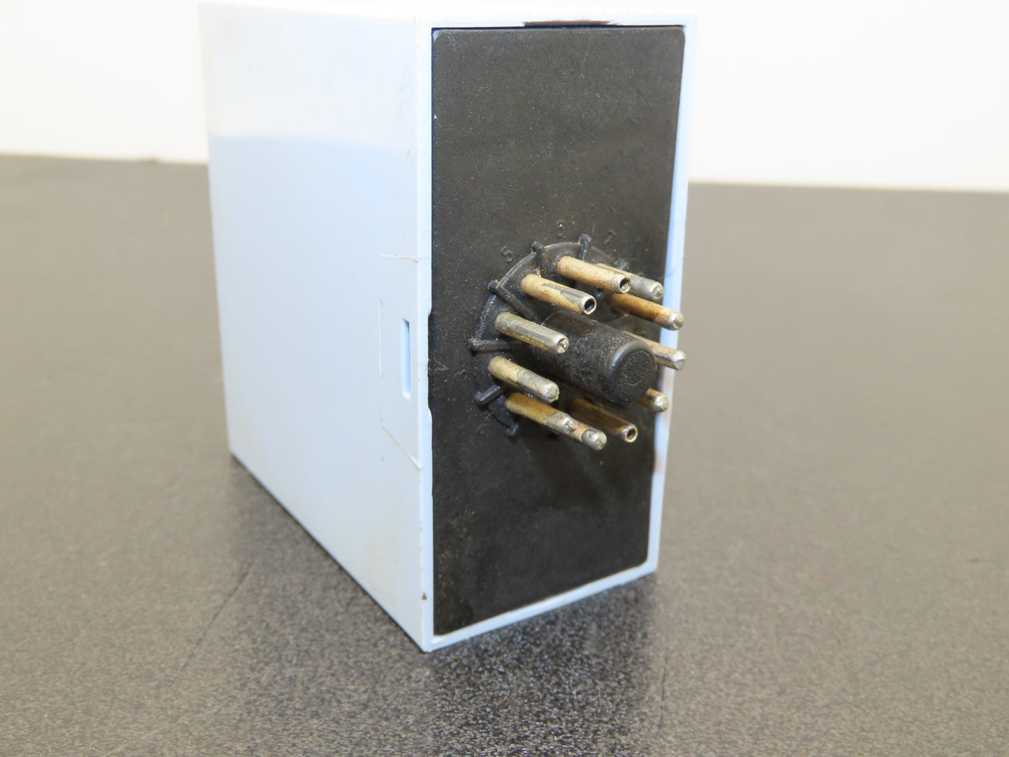 Max Dätwyler EM609 Temperature Converter 11-Pin Relay
