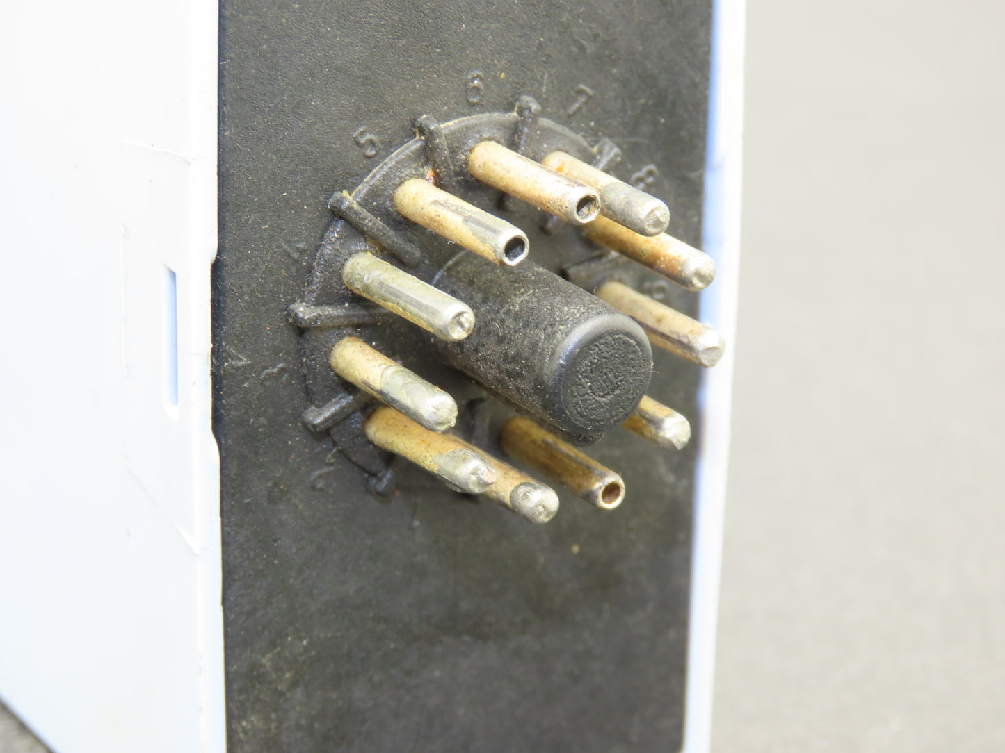 Max Dätwyler EM609 Temperature Converter 11-Pin Relay
