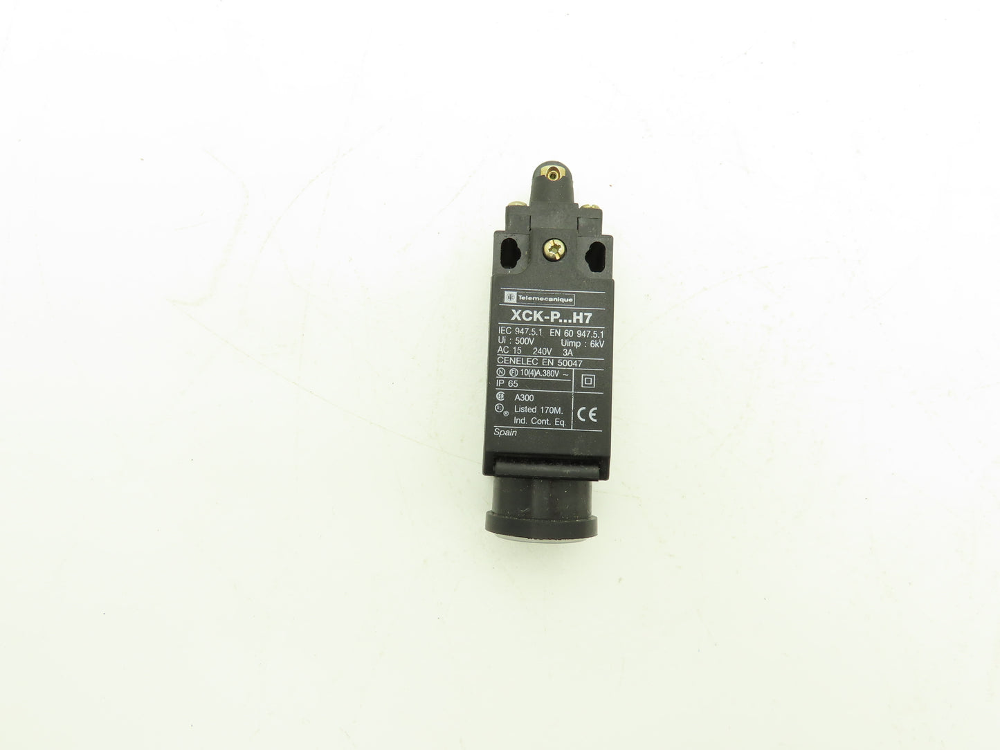 Telemecanique XCK P102H7 Limit Switch Roller Plunger 240vac 3A