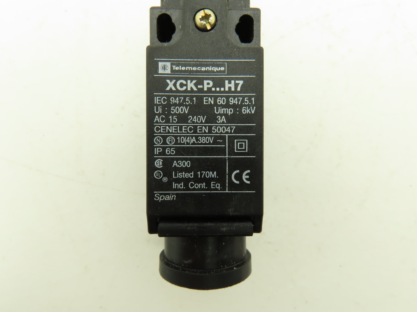 Telemecanique XCK P102H7 Limit Switch Roller Plunger 240vac 3A