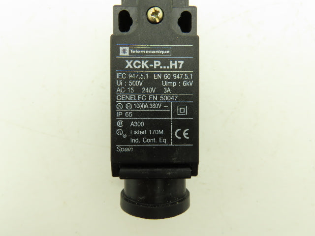 Telemecanique XCK P102H7 Limit Switch Roller Plunger 240vac 3A