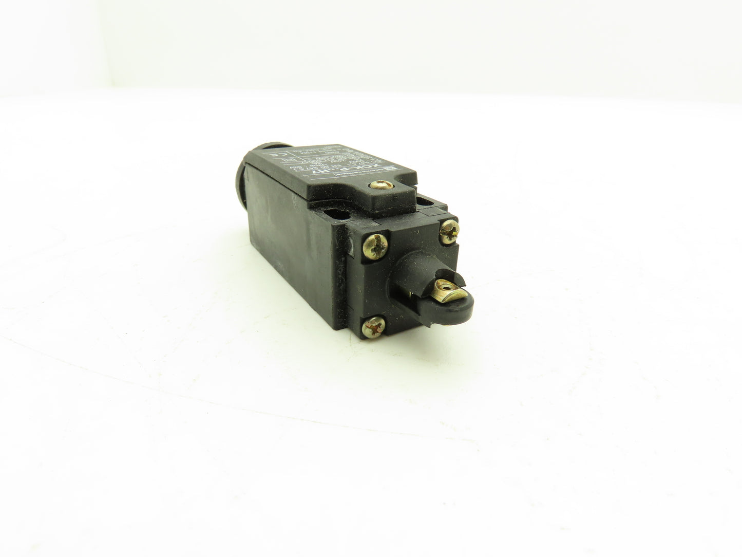 Telemecanique XCK P102H7 Limit Switch Roller Plunger 240vac 3A