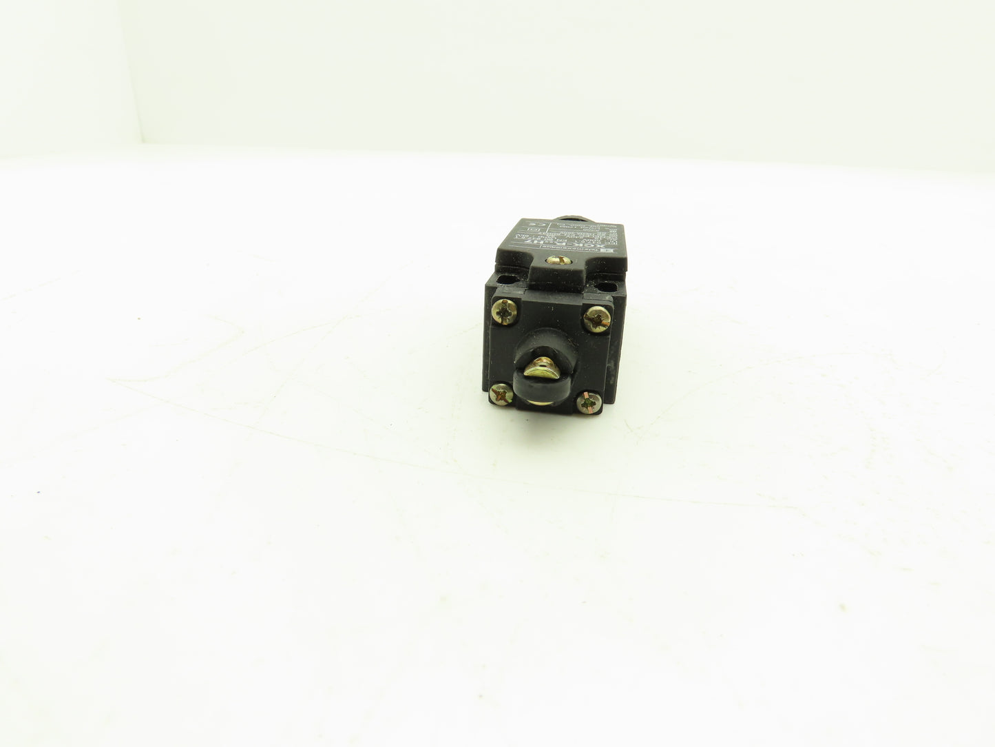 Telemecanique XCK P102H7 Limit Switch Roller Plunger 240vac 3A