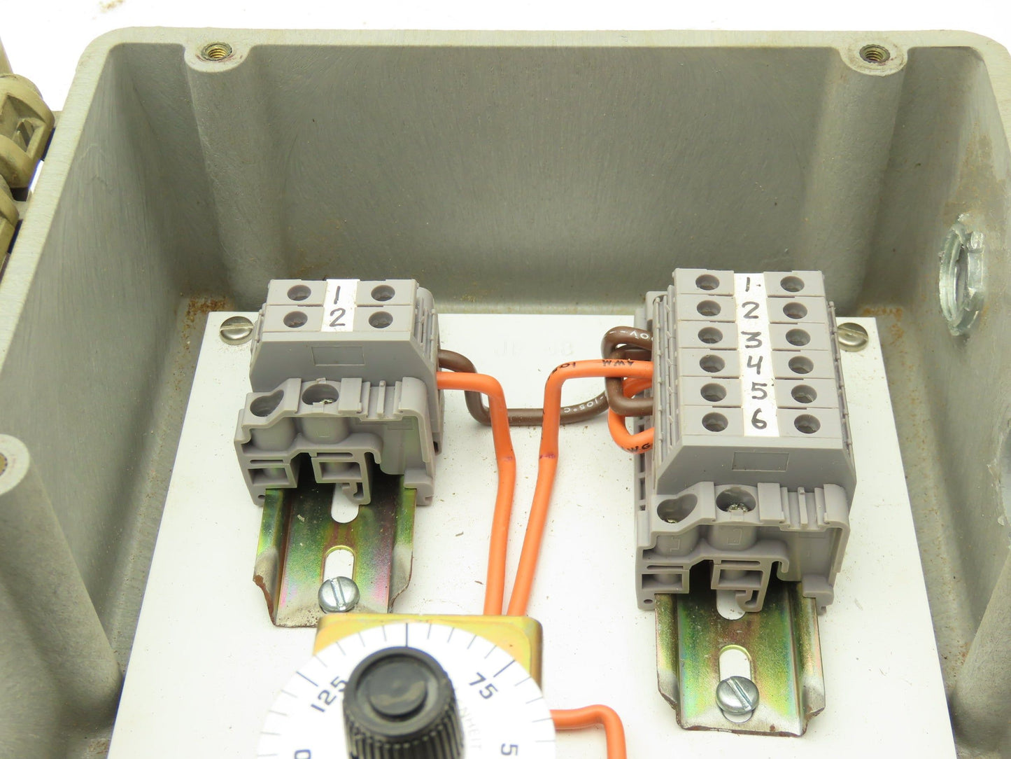 United Electric Controls Co E55S Temperature Controller Relay Unit W/Temp Probe