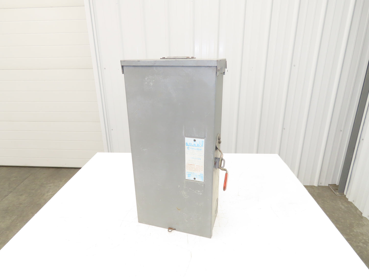 Challenger RGD323SN Safety Disconnect Switch 100A 240VAC Fused 30HP 3Ph