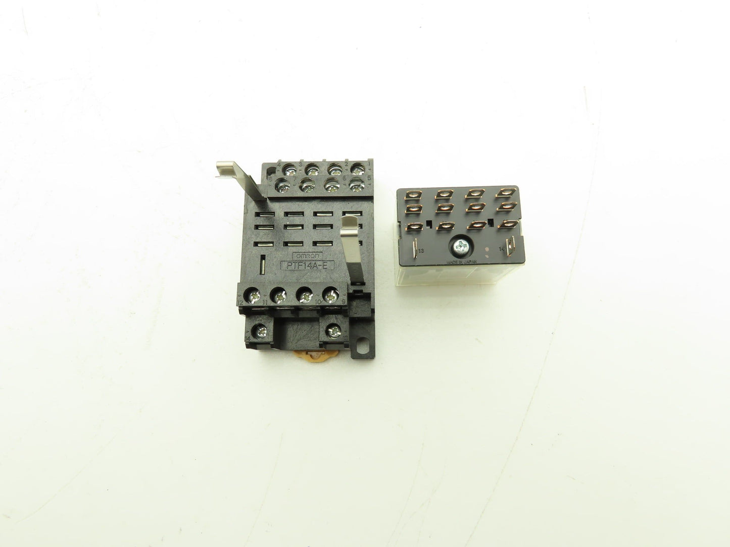 Omron LY4N 24VDC Relay W/Base Lot of 10