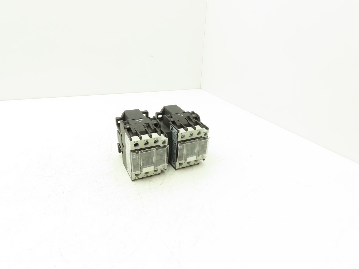 Shamrock Robusta TC1-D32 10 Reversing Motor Starter 3Ph 600V 25Hp 1NC Coil 120V
