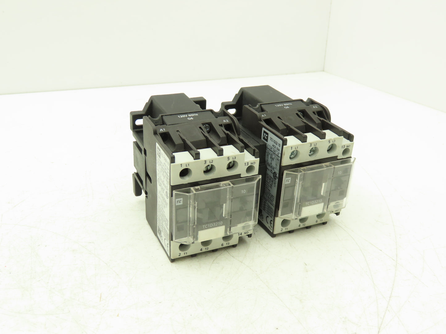 Shamrock Robusta TC1-D32 10 Reversing Motor Starter 3Ph 600V 25Hp 1NC Coil 120V