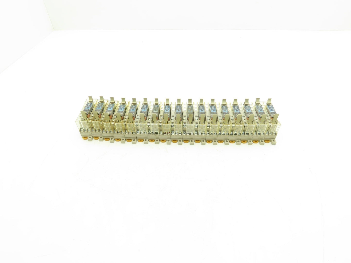 Omron G7SA-3A1B Relay W/Base 6A 30vdc 250vac 24v Coil Lot of 17