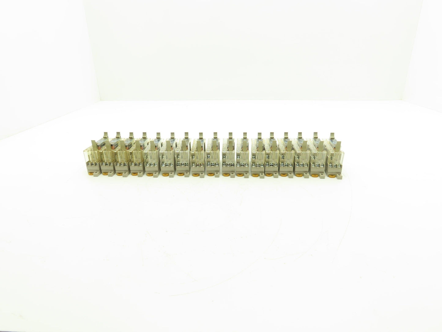 Omron G7SA-3A1B Relay W/Base 6A 30vdc 250vac 24v Coil Lot of 17