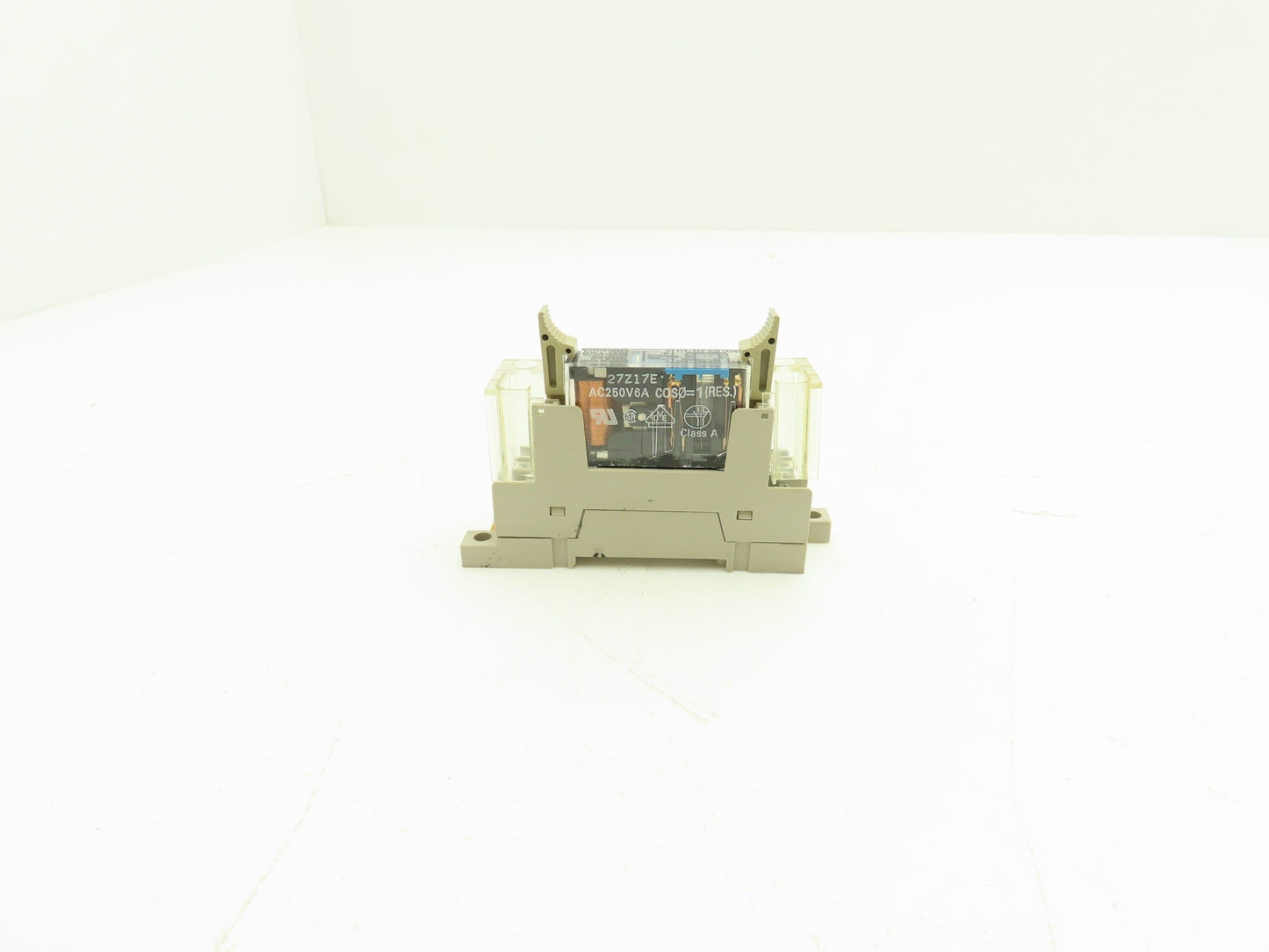 Omron G7SA-3A1B Relay W/Base 6A 30vdc 250vac 24v Coil Lot of 17
