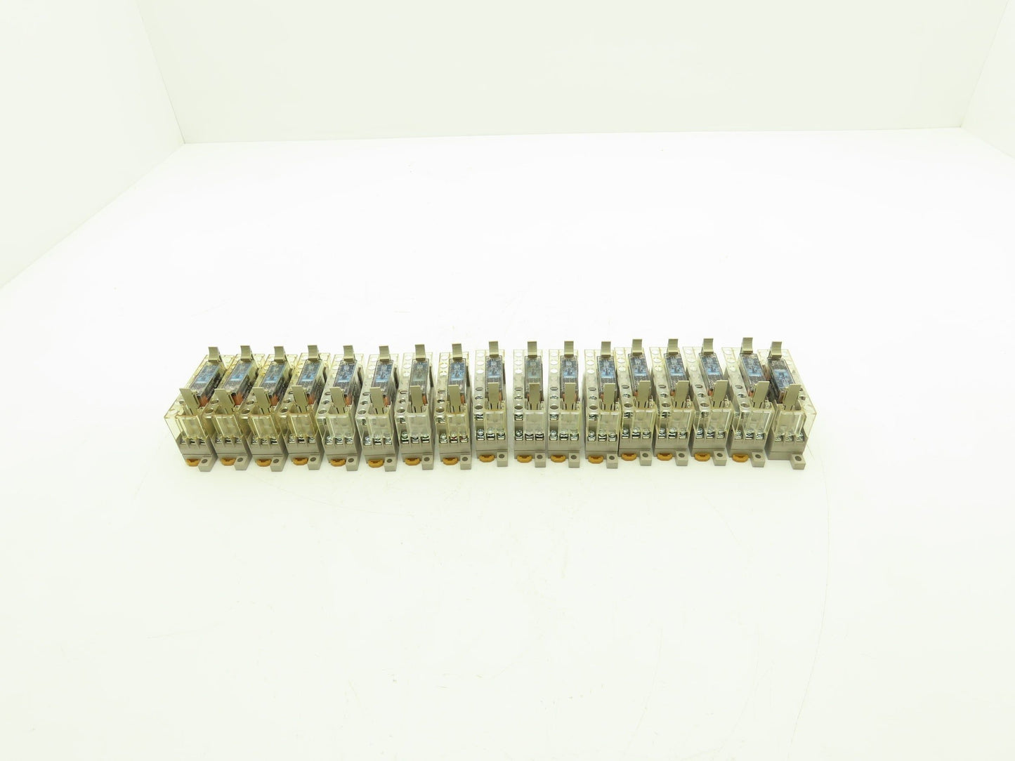 Omron G7SA-3A1B Relay W/Base 6A 30vdc 250vac 24v Coil Lot of 17