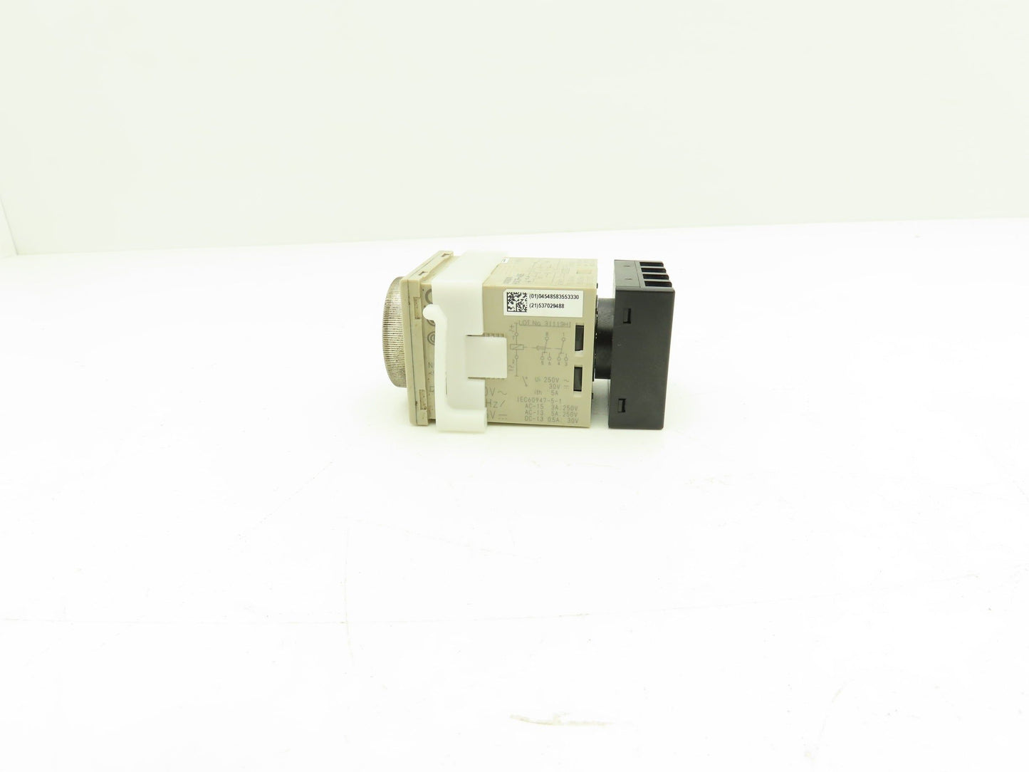 Omron H3CR-A8E Solid-State Timer Relay Socket 100-240V 1.2 Sec-300 Hours