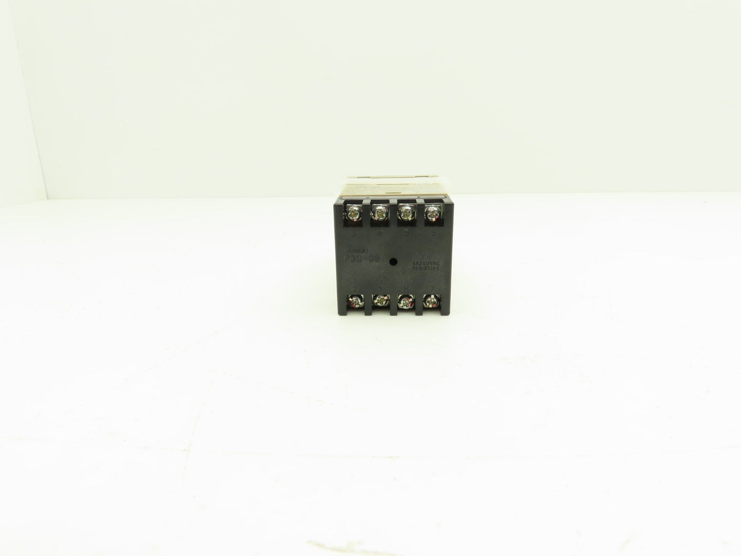 Omron H3CR-A8E Solid-State Timer Relay Socket 100-240V 1.2 Sec-300 Hours