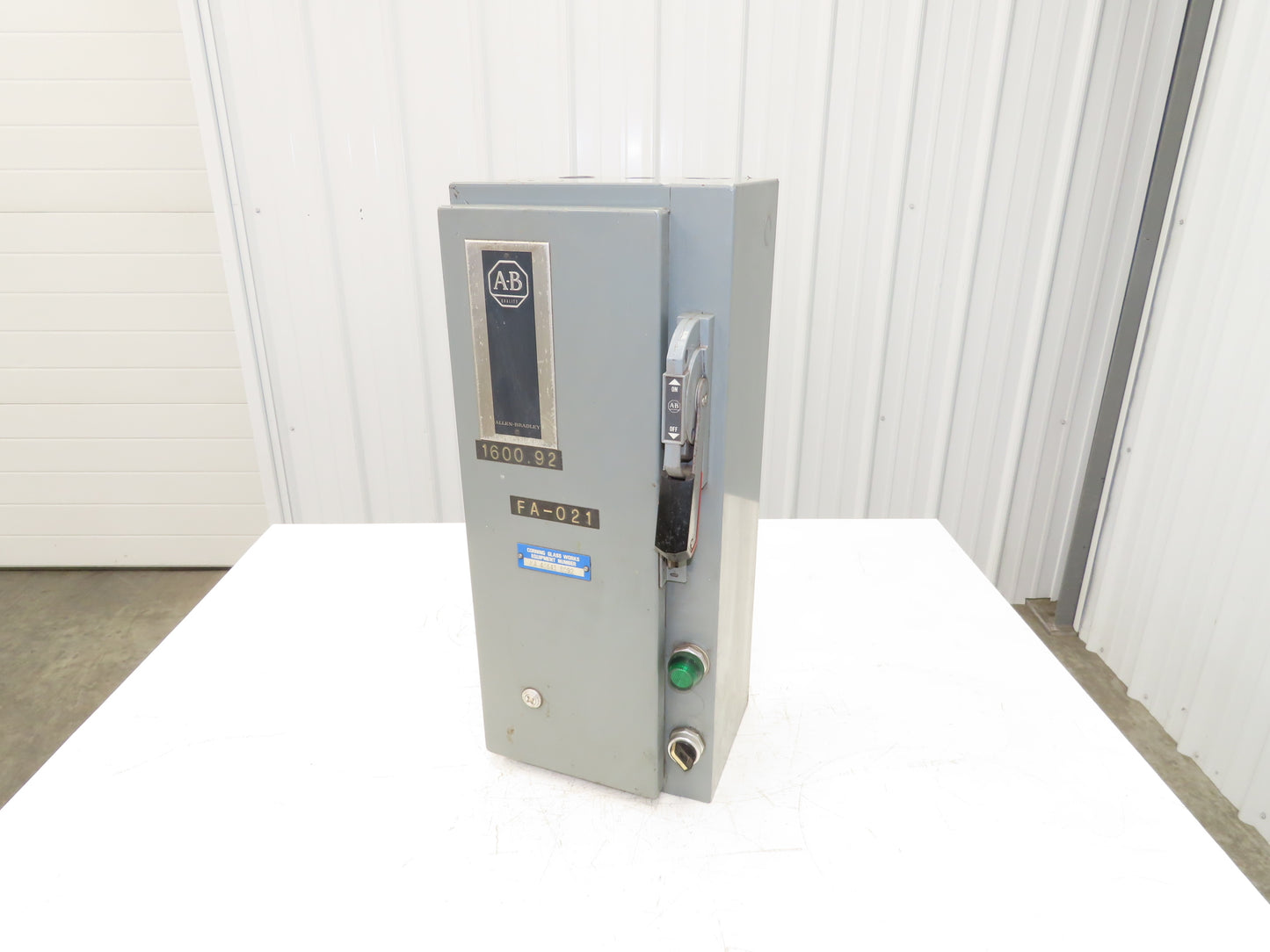 Allen Bradley 512-AACD-24 Combination Starter NEMA Size 0 Fusible 5HP 600V 3ph