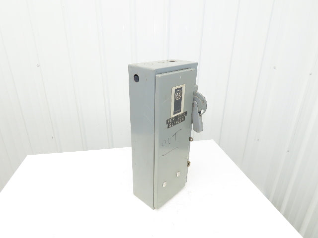 Allen Bradley 712-AACD24 Combination Motor Starter 5HP 600V 3Ph 120V Coil