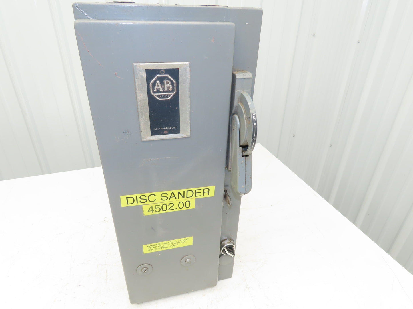 Allen-Bradley 712-BAB43 Combination Starter Fusible 600V 3PH 10HP 120V Coil