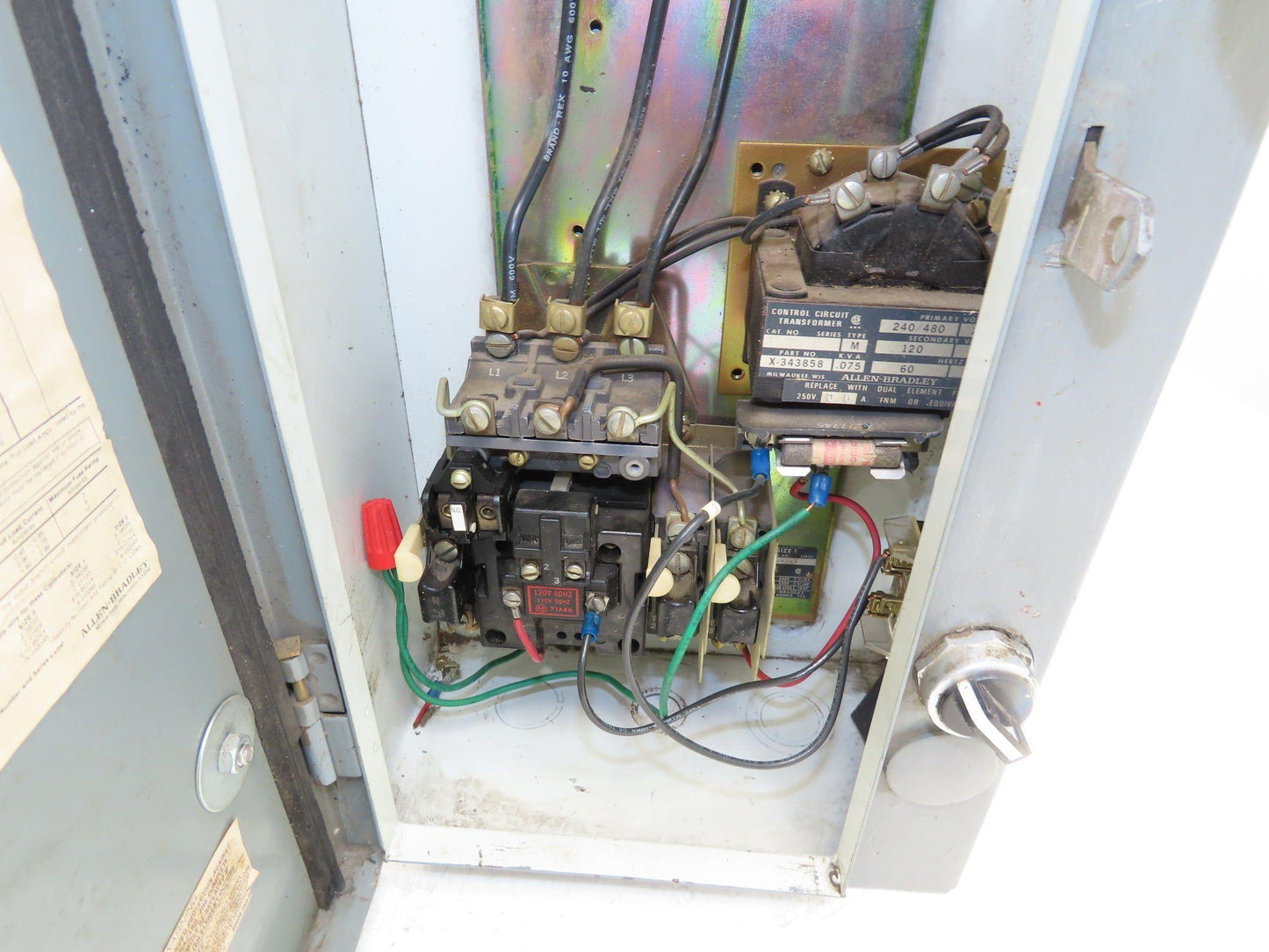 Allen-Bradley 712-BAB43 Combination Starter Fusible 600V 3PH 10HP 120V Coil