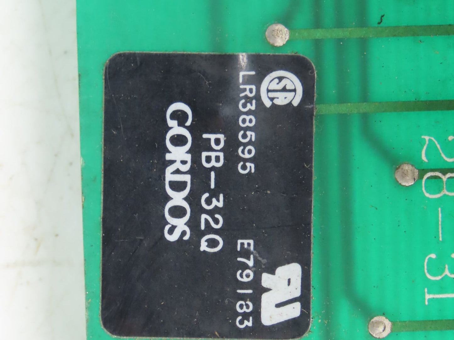 Gordos Arkansas PB-32Q Circuit Board with 8 IDC5Q 4-Channel input Modules