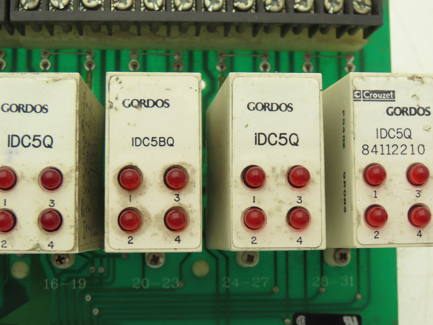 Gordos Arkansas PB-32Q Circuit Board with 8 IDC5Q 4-Channel input Modules