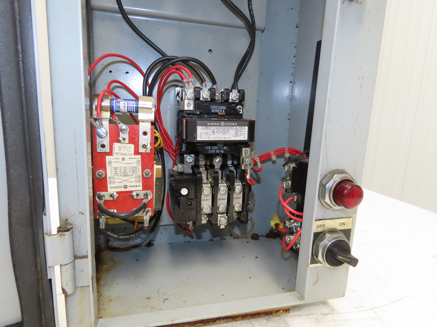 General Electric NP-161815-X Combination Motor Starter Fused 30 Amp 600VAC 5HP